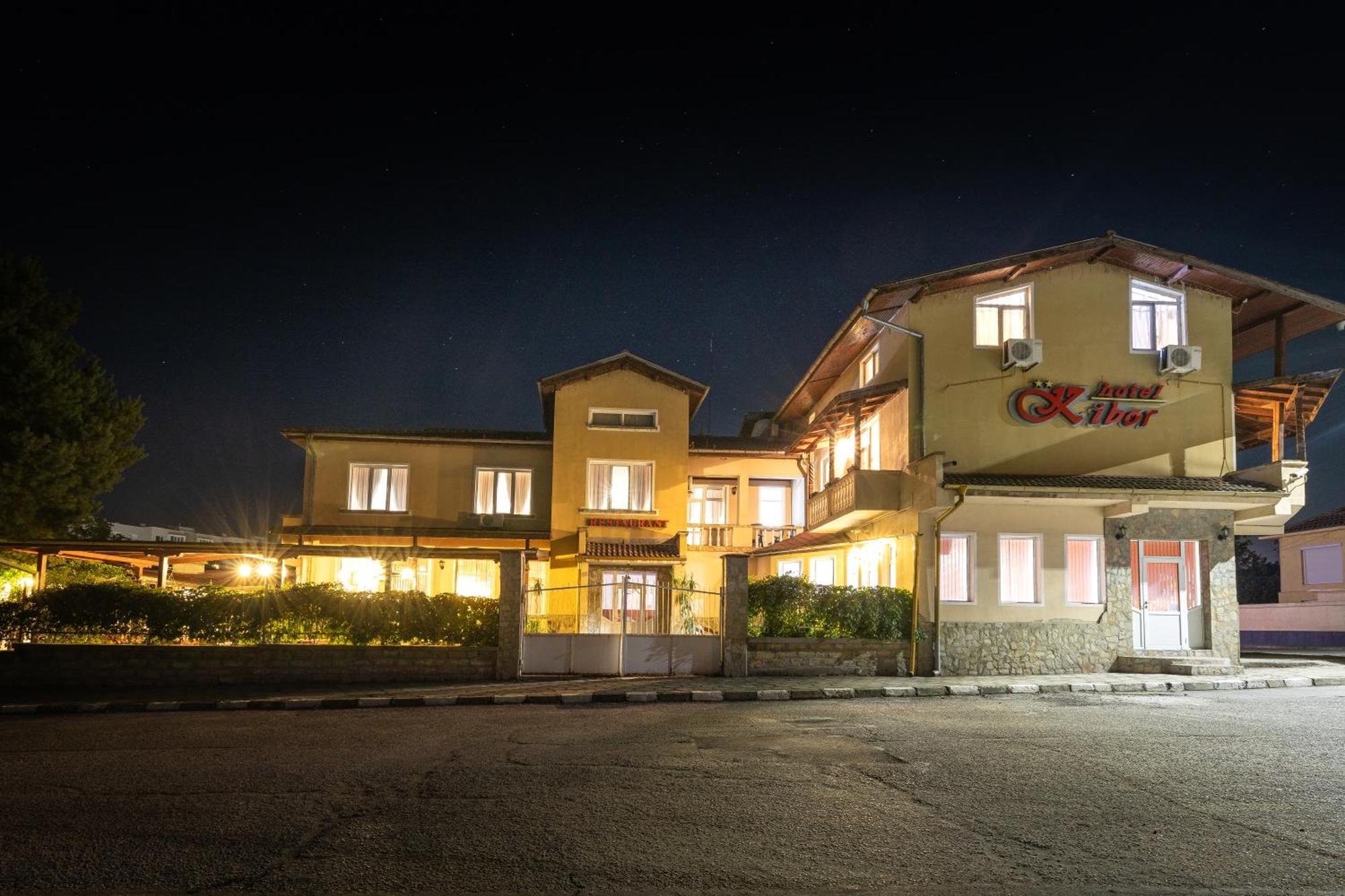 Hotel Kibor Gulubovo  Exteriér fotografie